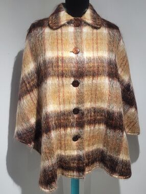 Strathtay Originals Women's Vintage Plaid Mohair Button-Up Cape Brown Cream